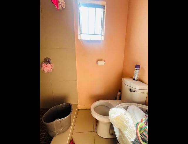 8 BEDROOM HOUSE FOR SALE IN CLAYVILLE